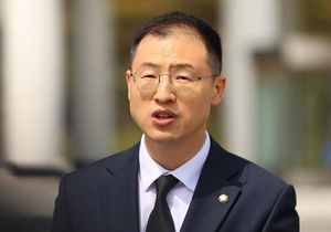 Kim Sang-wook Leaves People Power Party For Democratic Conservatism