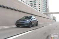 Tesla accused of manipulating vehicle odometers | Car News | Auto123