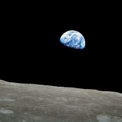  Earthrise 