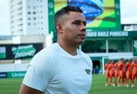 Novo centroavante! Confira a escalação OFICIAL do Goiás para enfrentar o Brasiliense na Copa Verde | Esmeraldino.com