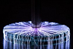 Bir evin tam elektrik ihtiyacını gidere bilmek için en az kaç Vatlık Tesla Bobini kerekli?