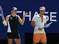 Weary Swiatek wins US Open mixed doubles opener | The Express Tribune