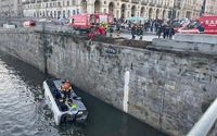Torino, bus turistico cade nel Po. Morto l'autista, feriti 3 passanti