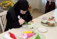 В Ново-Тихвинском монастыре прошел мастер-класс по ручной росписи куличей - Екатеринбургская епархия