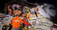Desperate search for survivors after powerful quake kills 72 in Philippines