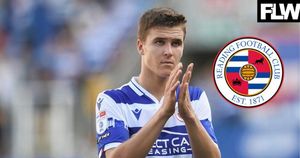 Nottingham Forest Eyes Tyler Bindon From Reading