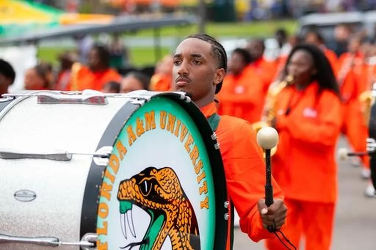 Florida A&M And South Carolina State Clash In Orange Blossom Classic Showdown