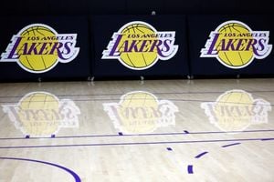 Lakers Prepare For Key Game Against Bulls Despite Injuries