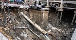 Massive Sinkhole Swallows Bangkok Road And Disrupts City