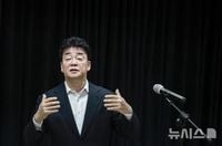 백종원, '자연산 새우' 허위광고 혐의로 추가 형사입건