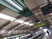 Metro-CdMx suspende servicio en dos-estaciones de Línea B; RTP brinda