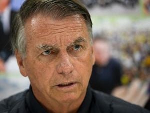 Brazil Supreme Court Keeps Bolsonaro Under House Arrest