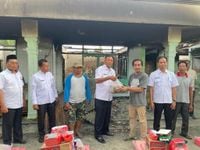 Dinsos Pekanbaru Salurkan Bantuan untuk Korban Kebakaran di Tirta Siak - Pekanbaru.go.id