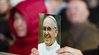 Pope will surprise but will not resign says Card Fernandez - Vatican - Ansa.it