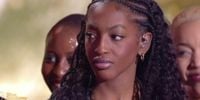 Star Academy : Ebony visée par des attaques racistes en plein concert de la tournée, elle s'effondre à genoux face au public - Voici