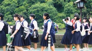 Shimizu Higashi High School Celebrates University Admission Success