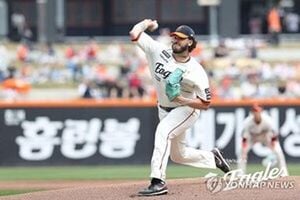 Ponce And Naile Face Off In KBO Showdown