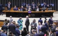 Derrubada da ação penal contra Ramagem e Bolsonaro escala tensão entre Câmara e STF