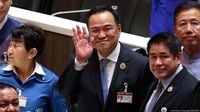 Anutin Charnvirakul new Thai PM as Thaksin jets off – DW – 09/05/2025