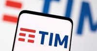 Telecom Italia's main holder of savings shares welcomes conversion terms