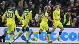 Archie Gray Makes History As Tottenham Edge Crystal Palace