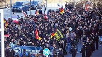 Rechtsextreme Demo in Berlin-Friedrichshain: Neonazi-Aufmarsch nach Blockade durch Gegendemonstranten aufgelöst