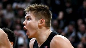 Michigan State Spartans Battle Northwestern Wildcats In Big Ten Showdown