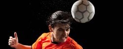 Futbolda Kafa Vuruşları, Sarsıntı Olmasa Bile Beyin Hasarıyla İlişkilendirildi.