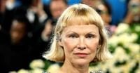 Pamela Anderson Turns Heads with Bold New Hairdo at Met Gala
