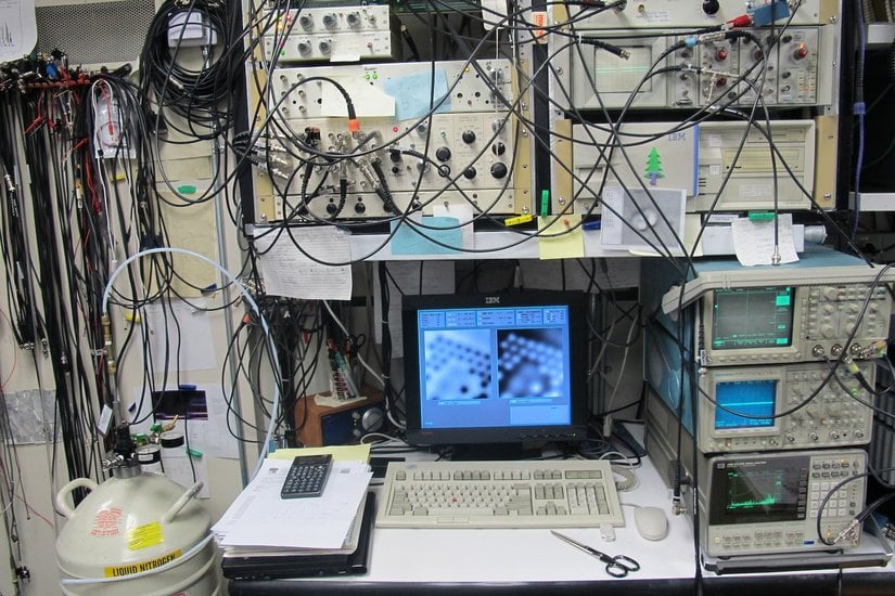 Düzeneği gösteren bir fotoğraf.