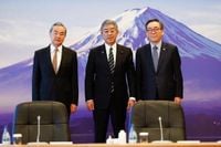 Japón, China y Corea del Sur abordan la cooperación trilateral en una cumbre