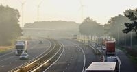 Faber verlengt grenscontroles tot december