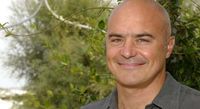 Luca Zingaretti a Domenica In: «Erano dieci anni che volevo passare alla regia, poi quel libro mi ha conquistato»