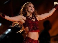 Shakira expands 2025 US stadium tour with star-studded guest lineup and high-tech visuals for ‘Las Mujeres Ya No Lloran’ | The Express Tribune