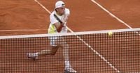 Muller battles past Lehecka to move into second round