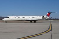 Delta CRJ-900 Wing Strikes Runway During Go-Around at LaGuardia
