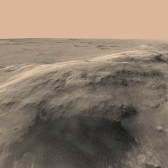Mars'taki Columbia Tepeleri'nin Üzerinden Uçuş