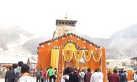 Kedarnath Temple Doors: केदारनाथ मंदिर के कपाट 2 मई को खुलेंगे, 108 क्विंटल फूलों से सजा मंदिर परिसर | Kedarnath temple doors will open on May 2, temple premises decorated with 108 quintals of flowers