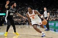 Knicks blow 19-point lead in New Year’s Eve loss to Julian Champagnie, Spurs