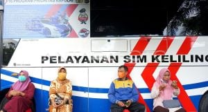 Indonesian SIM Keliling Service Offers Convenient Renewals