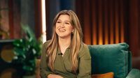Kelly Clarkson Is Returning to Her Talk Show After Dealing With a “Personal Matter”
