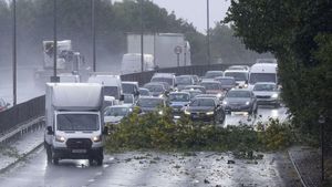 Fire And Traffic Chaos Plague Banbury Town Center