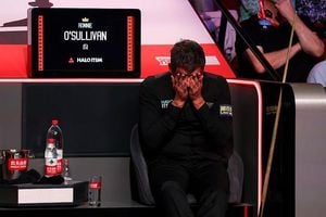 Zhao Xintong Stuns Ronnie O'Sullivan To Reach Final
