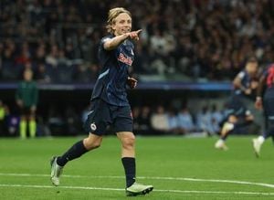 Red Bull Salzburg Edge Pachuca In Club World Cup Clash