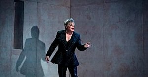 Eddie Izzard Electrifies Hollywood With Solo Hamlet Run