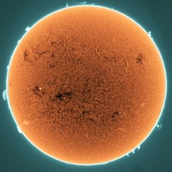 Aktif Güneş'teki Prominanslar ve Filamentler