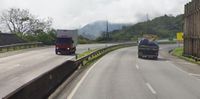 Trânsito lento na BR-277 após acidente em Morretes