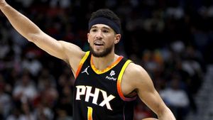 Suns Overpower Warriors With 130-105 Victory