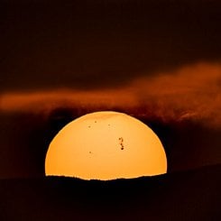 Etkin Güneş Lekesi Bölgesi 4366 Güneş’i Kat Ediyor