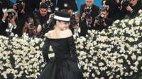 BLACKPINK’s Jennie Unveils Her Show-Stopping ‘Magic Trick’ At MET Gala 2025 - News18